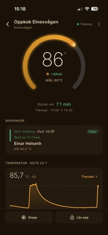 Ulmatic-operatørappen på en mobil, viser sanntids temperatur og status for badstuen.